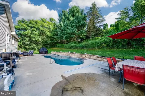 Exterior - 60 Sage Dr, Reading, PA 19608 photo 12 of 15