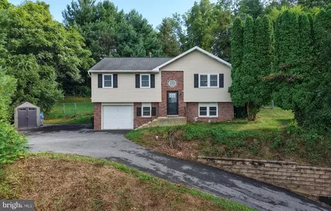 Exterior - 60 Sage Dr, Reading, PA 19608 photo 3 of 15
