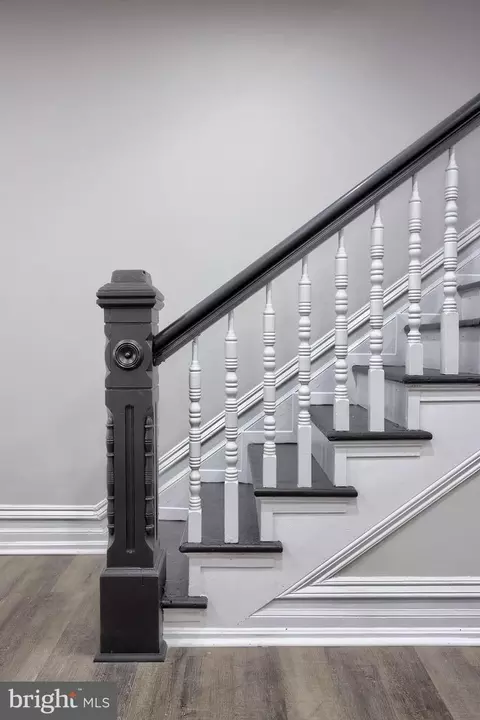 Entry Way - 814 Pear St, Reading, PA 19601 photo 2 of 9