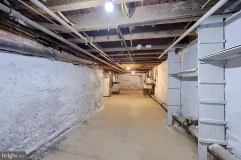 Entry Way - 814 Pear St, Reading, PA 19601 photo 8 of 9