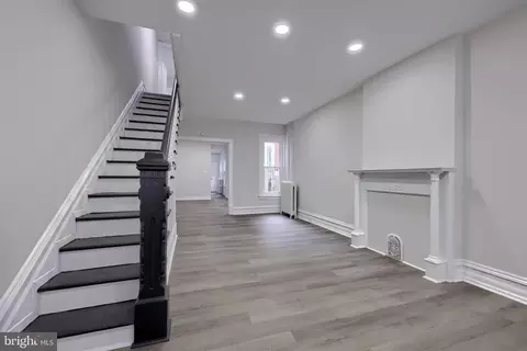 Entry Way - 814 Pear St, Reading, PA 19601 photo 3 of 9
