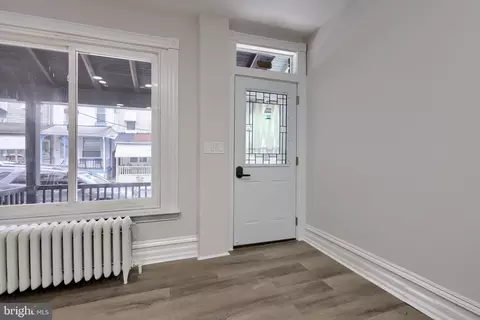 Entry Way - 814 Pear St, Reading, PA 19601 photo 1 of 9