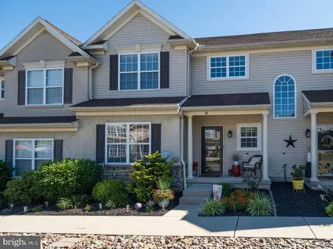 211 Silk Dr, West Reading, PA 19611