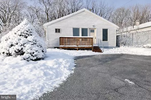 35 Berkley Park Rd, Reading, PA 19605