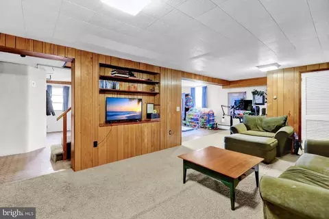 Living - 4621 Hillside Rd, Reading, PA 19606 photo 2 of 2