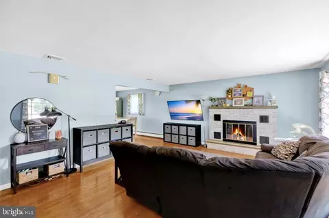 Living - 4621 Hillside Rd, Reading, PA 19606 photo 1 of 2