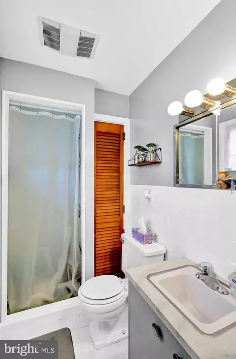 Bath - 4621 Hillside Rd, Reading, PA 19606 photo 1 of 3