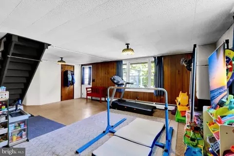 Entry Way - 4621 Hillside Rd, Reading, PA 19606 photo 2 of 2