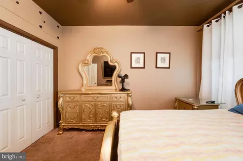 Bedroom - 535 Laurel St, Reading, PA 19602 photo 3 of 7
