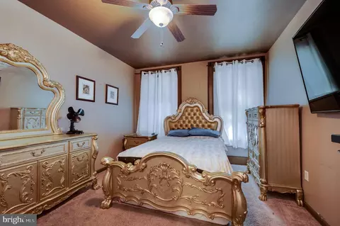 Bedroom - 535 Laurel St, Reading, PA 19602 photo 1 of 7