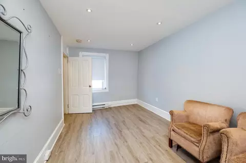 Living - 535 Laurel St, Reading, PA 19602 photo 2 of 2