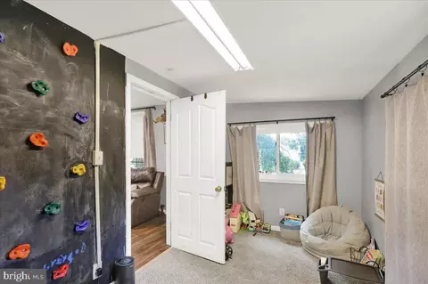 Entry Way - 524 Pershing Blvd, Reading, PA 19607 photo 5 of 6
