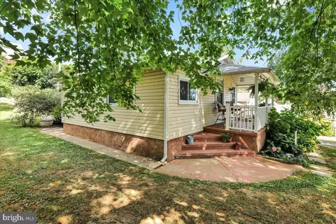 Exterior - 524 Pershing Blvd, Reading, PA 19607 photo 3 of 9