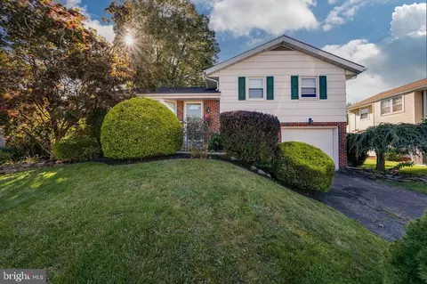 2912 Octagon Ave, Reading, PA 19608 photo 2