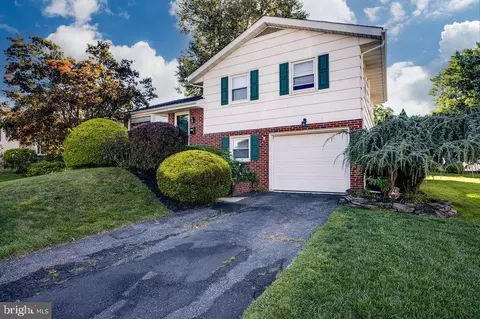 2912 Octagon Ave, Reading, PA 19608 photo 4