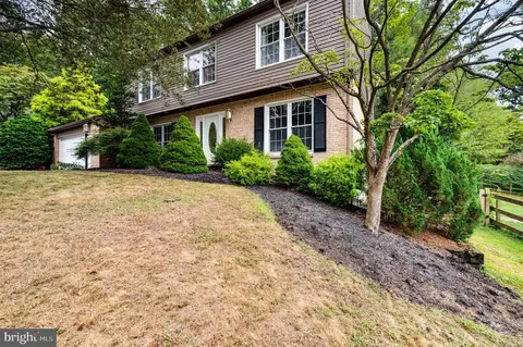 15 Nassau Cir, Reading, PA 19607 photo 4