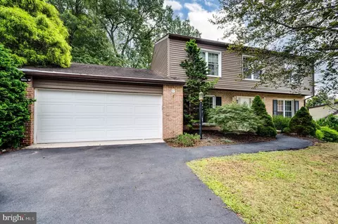 15 Nassau Cir, Reading, PA 19607