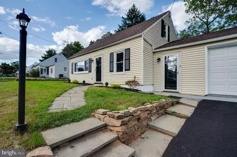 2115 Cullum Dr, Reading, PA 19601 photo 3