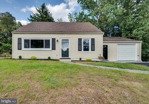 2115 Cullum Dr, Reading, PA 19601