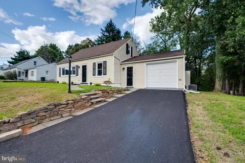 2115 Cullum Dr, Reading, PA 19601 photo 2