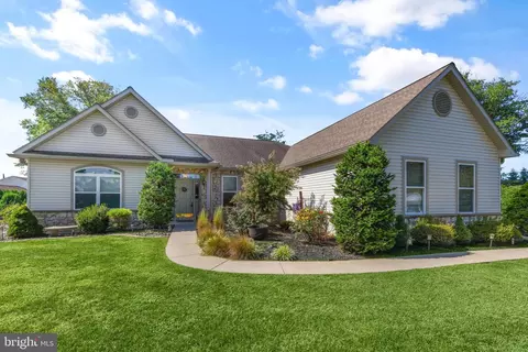 4630 Huyett St, Reading, PA 19606