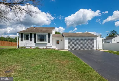 5005 Quince Dr, Reading, PA 19606