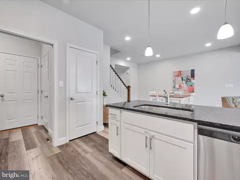 Entry Way - 108 Staplehill Ct, Sinking Spring, PA 19608 photo 2 of 4