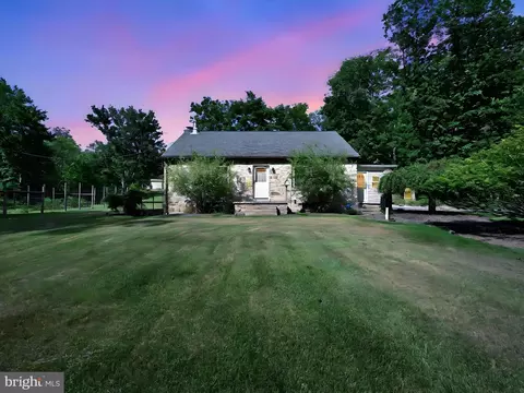 4 Ash Ln, Oley, PA 19547 photo 2