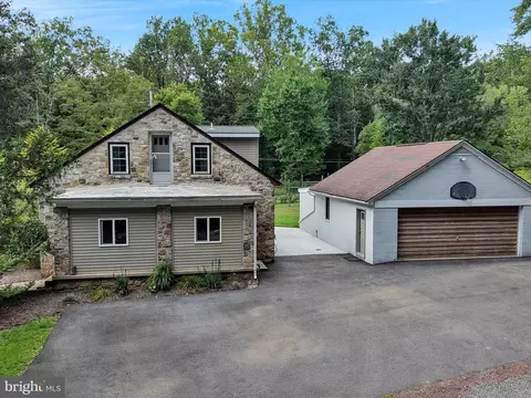 4 Ash Ln, Oley, PA 19547 photo 3