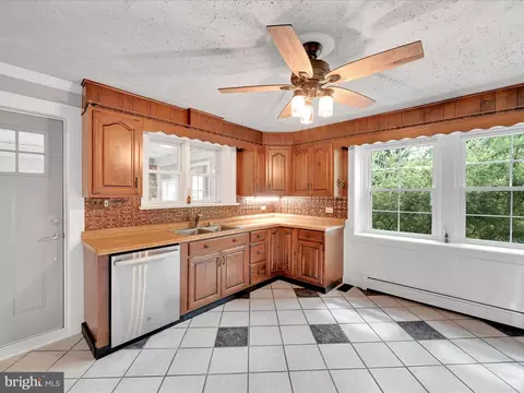 4 Ash Ln, Oley, PA 19547 photo 7