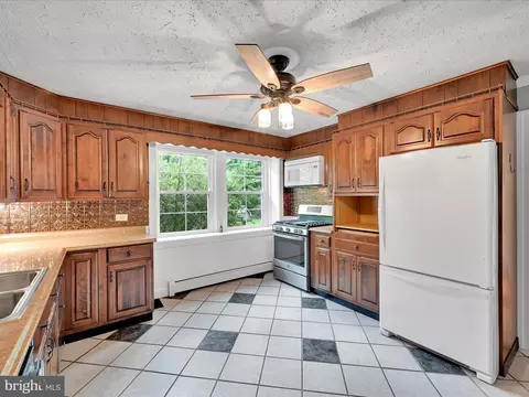 4 Ash Ln, Oley, PA 19547 photo 6