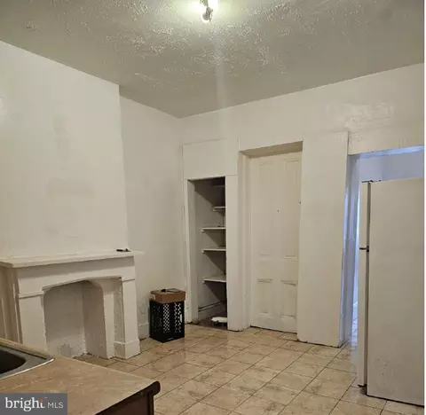 Entry Way - 321 N 6th St, Reading, PA 19601 photo 1 of 4