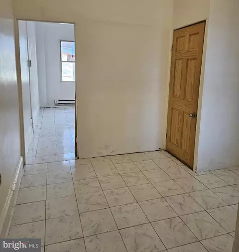 Entry Way - 321 N 6th St, Reading, PA 19601 photo 3 of 4