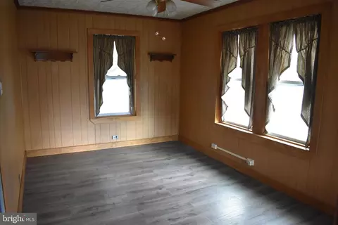 Living - 409 Walnut St, West Reading, PA 19611 photo 1 of 2