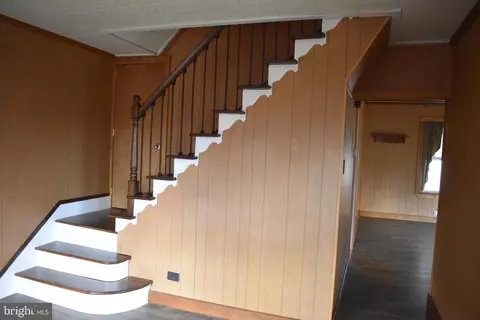 Entry Way - 409 Walnut St, West Reading, PA 19611 photo 1 of 2