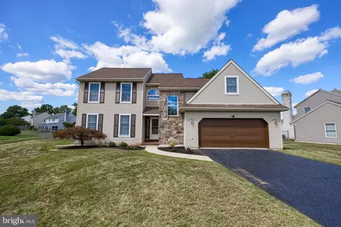 507 Heritage Dr, Fleetwood, PA 19522