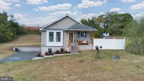 825 Philadelphia Ter, Birdsboro, PA 19508
