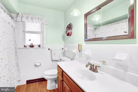 Bath - 130 Dries Rd, Reading, PA 19605 photo 1 of 2