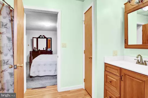 Entry Way - 130 Dries Rd, Reading, PA 19605 photo 1 of 2