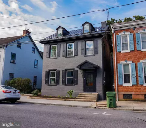 218 N Main St, Bernville, PA 19506