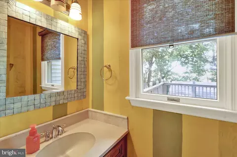 Bath - 3105 Daniel Dr, Reading, PA 19608 photo 1 of 3