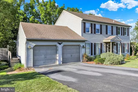 Exterior - 3105 Daniel Dr, Reading, PA 19608 photo 4 of 12