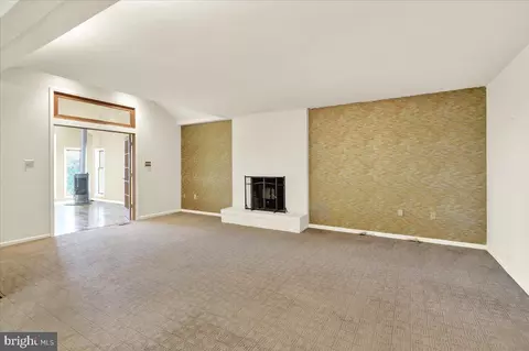 Living - 3105 Daniel Dr, Reading, PA 19608 photo 3 of 6