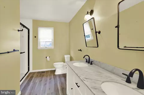 Bath - 3105 Daniel Dr, Reading, PA 19608 photo 2 of 3