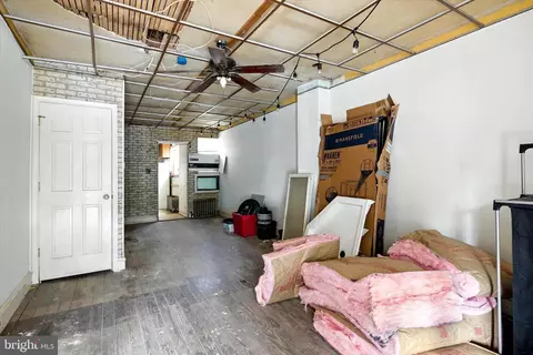 Entry Way - 408 Hazel St, Reading, PA 19611 photo 1 of 9