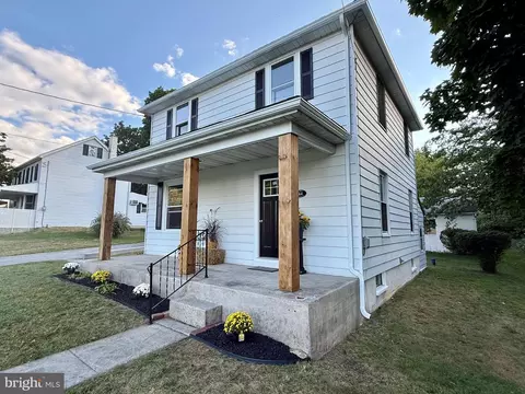 44 S Park Ave, Mertztown, PA 19539