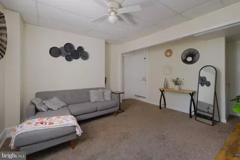 Entry Way - 2803 Kutztown Rd, Reading, PA 19605 photo 6 of 7