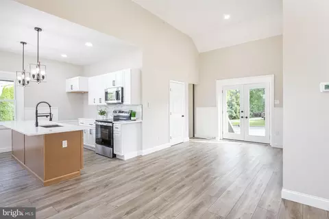 Entry Way - 227 Montrose Blvd, Reading, PA 19607 photo 1 of 7