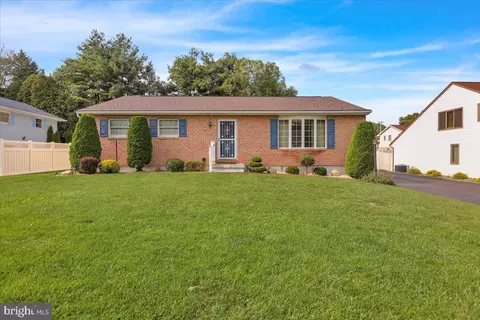 809 Whitner Rd, Reading, PA 19605