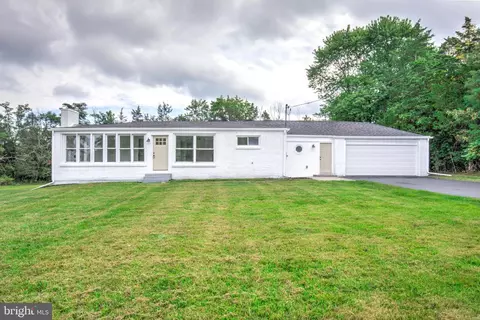 353 Douglass Dr, Douglassville, PA 19518